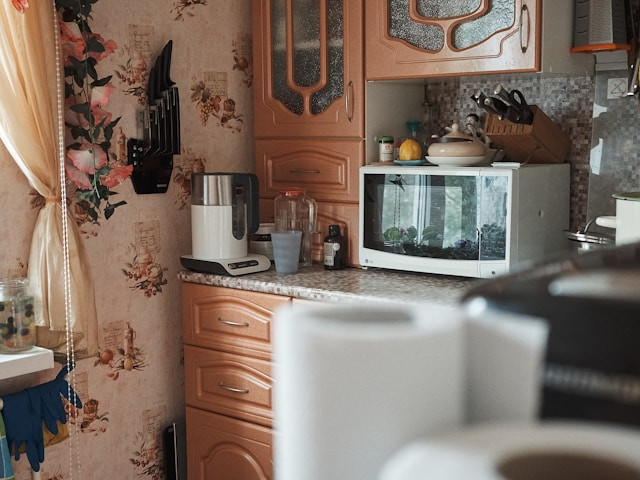 Ilustrasi microwave low watt murah di bawah 1 juta. Foto: Vlad Zaytsev/Unsplash