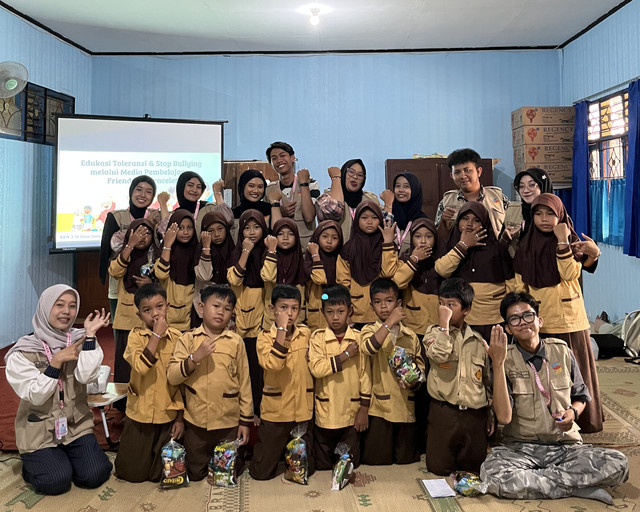Dokumentasi Edukasi Toleransi dan Anti-Bullying melalui Media Pembelajaran Friendship Bracelet bersama Siswa-Siswi SD Negeri Somokaton 2