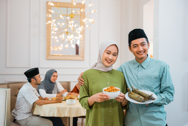Ilustrasi pasangan berpuasa. Foto: Odua Images/Shutterstock