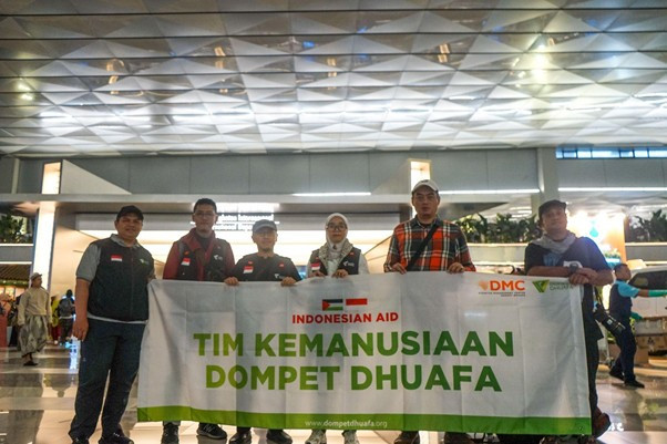 Tim Kemanusiaan Dompet Dhuafa kali ini terdiri dari relawan medis dan kemanusiaan yang didampingi awak media dari Antara dan TV One, juga sejumlah Super Volunteer yang akan bergabung secara terpisah. (Senin, 09/02)