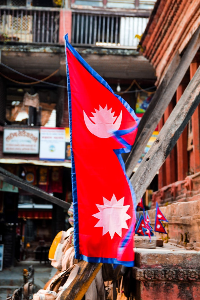 Ilustrasi Bendera Nepal. Foto: Sushil Basnet/Unsplash