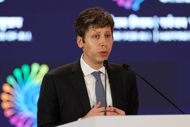 CEO OpenAI Sam Altman berpidato di acara AI Impact Summit, di New Delhi, India, Kamis (19/2/2026). Foto: Bhawika Chhabra/REUTERS