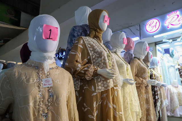 Penampakan Gamis yang dijual di Pasar Tanah Abang, Jakarta, Selasa (10/2/2026). Foto: Iqbal Firdaus/kumparan