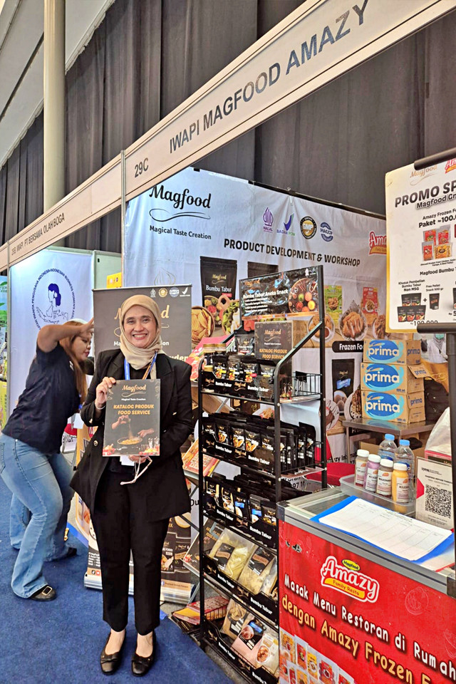 Kisah sukses Yanti bangun bisnis restoran ayam Amazy dan brand bumbu masakan Magfood. Foto: Dok. Istimewa