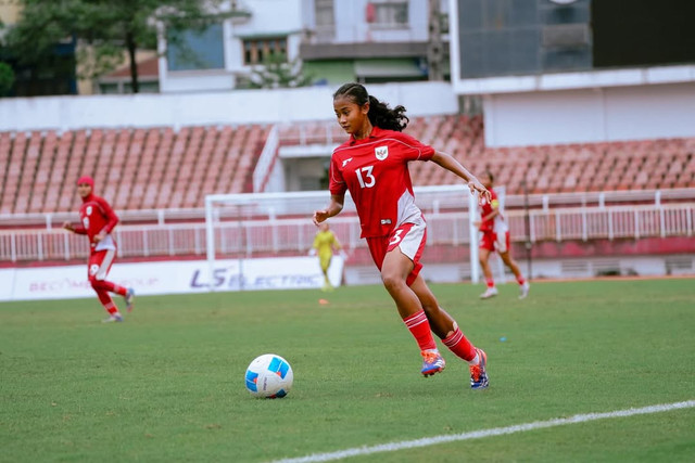 Shifana Rizka Nadhifa, pemain Timnas Wanita Indonesia. Foto: Instagram @shifanaa.rn
