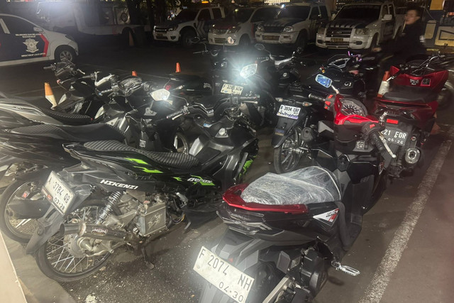 Polda Metro Jaya mengamankan 11 kendaraan dari geng motor yang merusak portal jalan non tol Casablanca. Foto: Dok. Istimewa