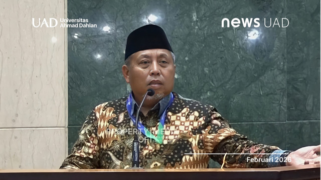 dr. H. Agus Taufiqurrahman, Sp.S., M.Kes., pemateri ceramah tarawih di Masjid Islamic Center Universitas Ahmad Dahlan (UAD) (Foto. Mei)