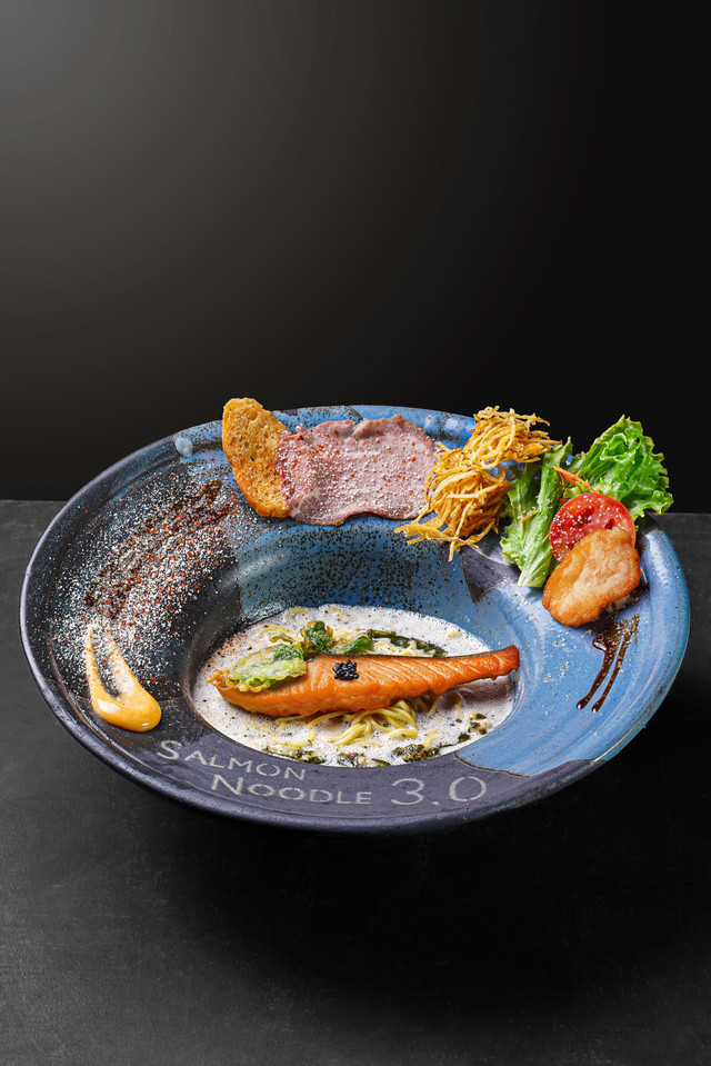 Salmon Noodle 3.0 Halal Label di Indonesia dengan membuka gerai flagship-nya di Pacific Place. Foto: Dok. Istimewa