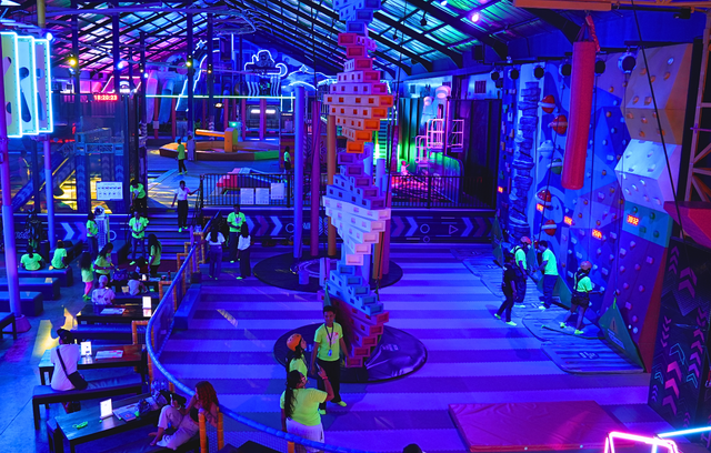 Galaxy Glow Party di AeroXSpace Adventure. Foto: Istimewa