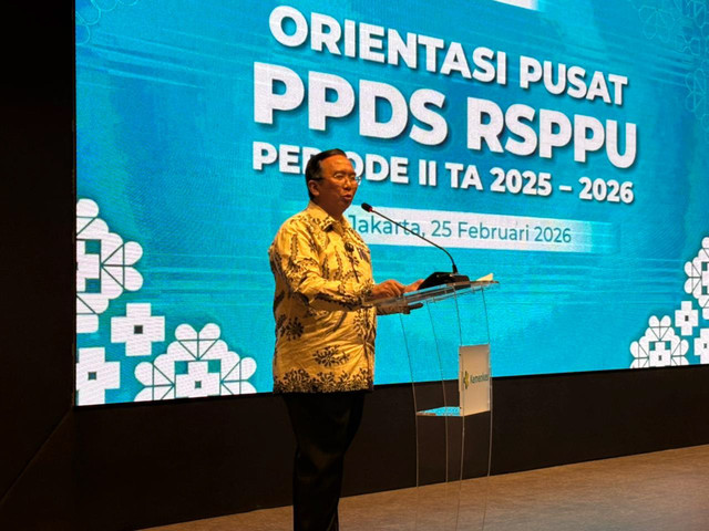 Dirjen Kesehatan Lanjutan Kemenkes sekaligus ketua pelaksana program Azhar Jaya dalam orientasi pusat Program Pendidikan Dokter Spesialis (PPDS) di Rumah Sakit Pendidikan Penyelenggara Utama (RSPPU) di Gedung Kemenkes, Jakarta Selatan, Rabu (25/2). Foto: Amira Nada Fauziyyah/kumparan