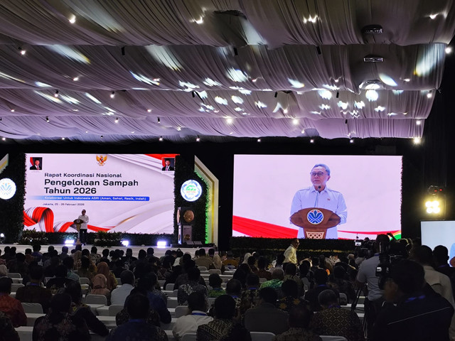 Menko Pangan, Zulkifli Hasan saat memberikan sambutan sekaligus membuka acara Rakornas Pengelolaan Sampah Tahun 2026 di Balai Kartini, Jakarta pada Rabu (25/2/2026).  Foto: Luthfi Humam/kumparan