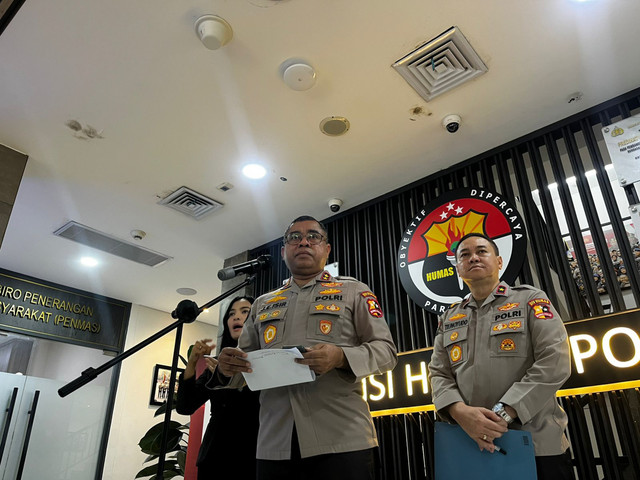 Kadiv Humas Polri Irjen Jhonny Edison Isir di Gedung Humas Polri, Rabu (24/2). Foto: Rayyan/Kumparan