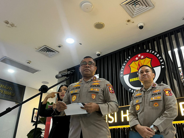 Kadiv Humas Polri Irjen Jhonny Edison Isir di Gedung Humas Polri, Rabu (24/2). Foto: Rayyan/Kumparan