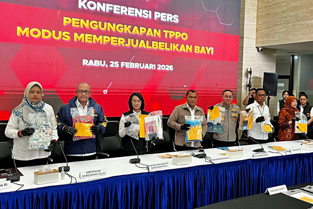 Konferensi Pers kasus penjualan bayi yang diungkap Bareskrim Polri, Rabu (24/2). Foto: Rayyan/Kumparan