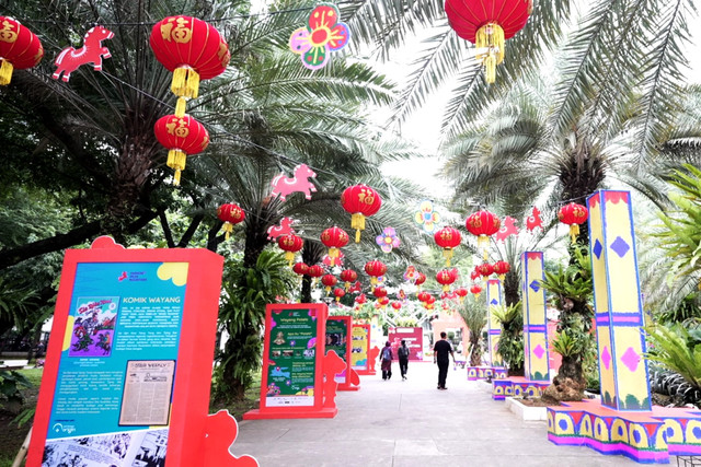 Sejumlah koleksi di Museum Akulturasi yang hadir pada Imlek Festival 2577 di Lapangan Banteng, Jakarta. Foto: Dok. Bakom RI