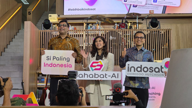 Indosat bersama Komdigi resmi meluncurkan Sahabat AI, platform AI  yang memungkinkan pengguna mengakses berbagai kemampuan AI dalam satu platform. Foto: Aditya Panji Rahmanto/kumparan