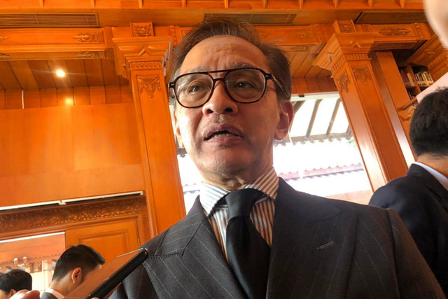 Mantan Menlu, Marty Natalegawa menanggapi menanggapi keterlibatan Indonesia dalam BoP dan ISF, di Wisma Habibie Ainun Jakarta, Rabu (25/2). Foto: Firda Brillianti/kumparan