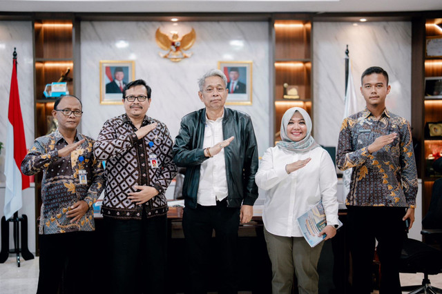 Wamensos, Agus Jabo saat menerima audiensi Dinsos Brebes, Jawa Tengah di kantor Kemensos, Jakarta, Rabu (25/2/2026). Dok Kemensos Foto: Dok. Kemensos