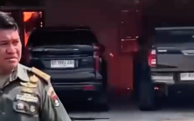 Kebakaran rumah dinas Polri di Pekanbaru, Rabu (25/2/2026). Foto: Istimewa