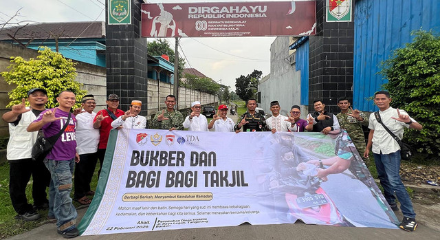 TDA Tangerang Raya Kolaborasi Denkomlekrem 052 dan Camar Indonesia Bagi Takjil