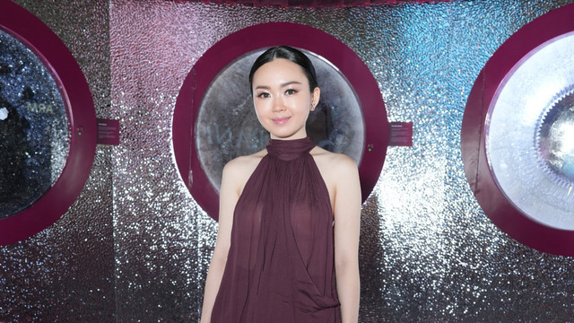 Frank & co. bersama Monica Ivena merilis promise ring fancy shape natural diamond dari koleksi Love Poetry. Foto: Frank & co.