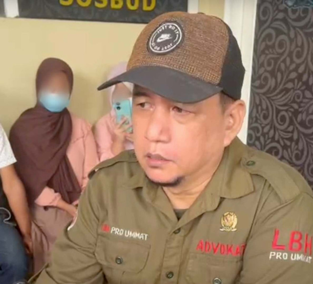 Rangga Suria Danuningrat, pengacara dari LBH Pro Ummat, mengadvokasi santriwati Sukabumi korban pelecehan dai kondang. Foto: Dok. Sukabumi Update
