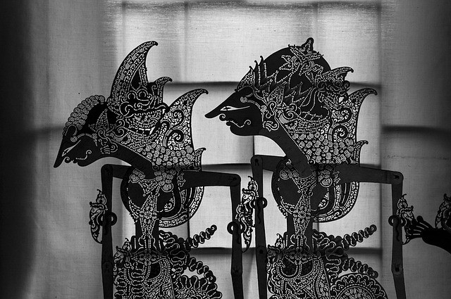 Ilustrasi wayang klitik yang telah dikenal di berbagai wilayah Indonesia. Sumber foto: pixabay.com