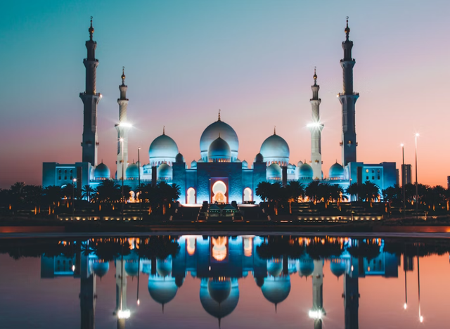 Ilustrasi sejarah isra miraj. Sumber: Unsplash/David Rodrigo