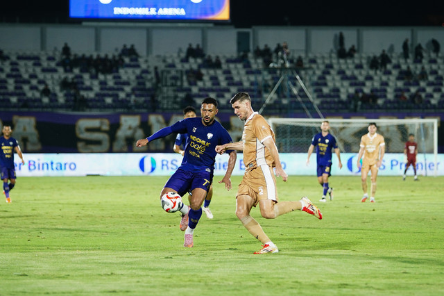 Persita Tangerang vs Dewa United dalam laga lanjutan Super League 2025/26 di Indomilk Arena, Kab. Tangerang, Kamis (26/2). Foto: Dok. Istimewa