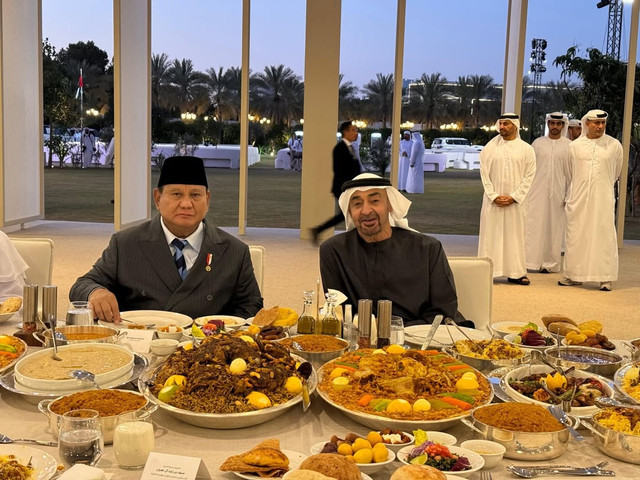 Presiden Prabowo Subianto buka puasa Bersama dengan Presiden Uni Emirat Arab, Mohamed bin Zayed Al Nahyan, Kamis (26/2/2026). Foto: Instagram/@prabowo