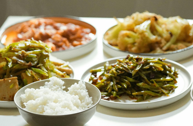 Menu makanan (sumber pexels.com)