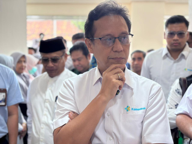Menkes Budi Gunadi Sadikin meninjau gedung baru RSUD Kota Bima, NTB, Jumat (27/2/2026). Foto: Amira Nada Fauziyyah/kumparan