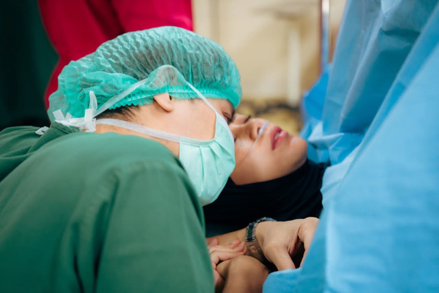 Rizky Billar umumkan kelahiran buah hatinya yang ketiga. Foto: Instagram/ @rizkybillar