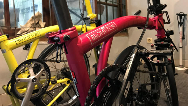 Ilstrasi sepeda Brompton. Foto: Abdul Latif/kumparan