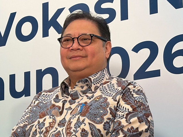 Menteri Koordinator Bidang Perekonomian, Airlangga Hartarto, menyatakan tarif resiprokal Amerika Serikat (AS) untuk Indonesia kini mengikuti tarif global sebesar 15 persen yang ditetapkan Presiden AS Donald Trump, naik dari sebelumnya 10 persen. Foto: Najma Ramadhanya/kumparan