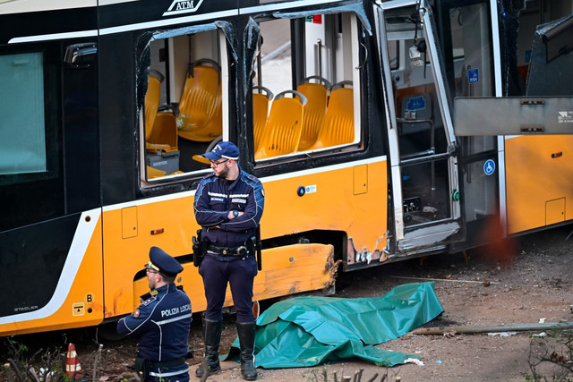 Kecelakaan trem di Milan, Jumat (27/2/2026). Piero Cruciatti/AFP