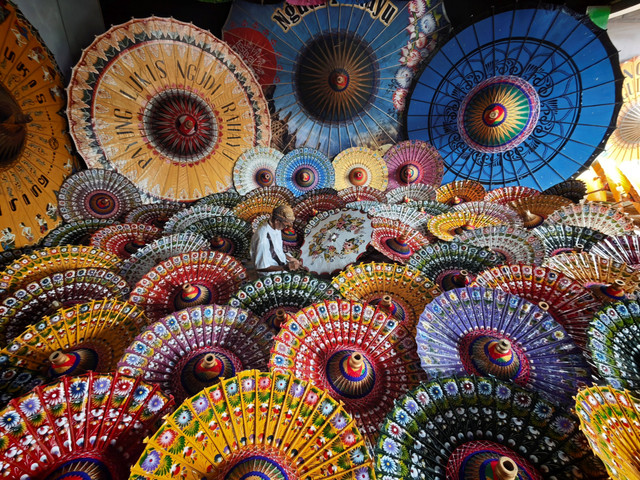 Hasil Xiaomi 17 Series di sentra kerajinan payung Juwiring di Klaten. Foto: Dicky Adam Sidiq/kumparan