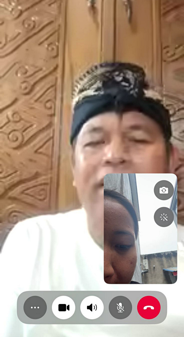 Tangkapan layar saat Gubernur Jawa Barat, Dedi Mulyadi menghubungi Vina melalui Videocall WhatsApp pada Sabtu (28/2/2026). Foto: Dok.Istimewa