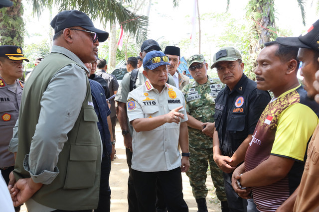 Ketua Satgas Percepatan Rehabilitasi dan Rekonstruksi (PRR) Pascabencana Sumatra, Muhammad Tito Karnavian di Aceh. Foto: Kemendagri