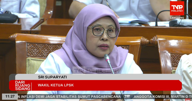 Sri Suparyati, Wakil Ketua LPSK memberikan paparannya dalam agenda RDP dan RDPU Komisi III DPR RI dengan Kapolres Kabupaten Sukabumi, keluarga Alm Nizam Sapei beserta Kuasa Hukumnya yang disiarkan langsung di Kompleks Parlemen, Jakarta, Senin (2/3). Foto: YouTube/ TVR Parlemen