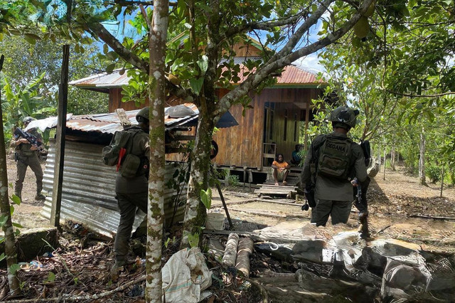 Satgas Damai Cartenz rebut markas KKB di Nabire. Foto: Dok. Istimewa