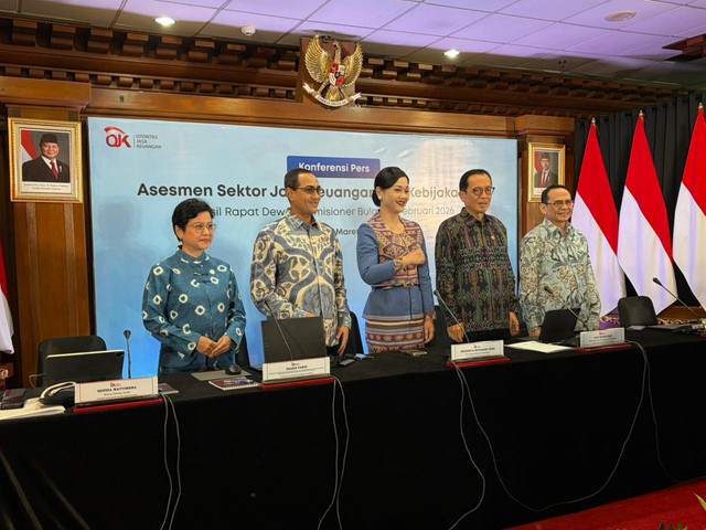 Konferensi Pers Hasil RDKB OJK Februari 2026 di Menara Radius Prawiro, Jakarta Pusat, Selasa (3/3/2026). Foto: Najma Ramadhanya/kumparan