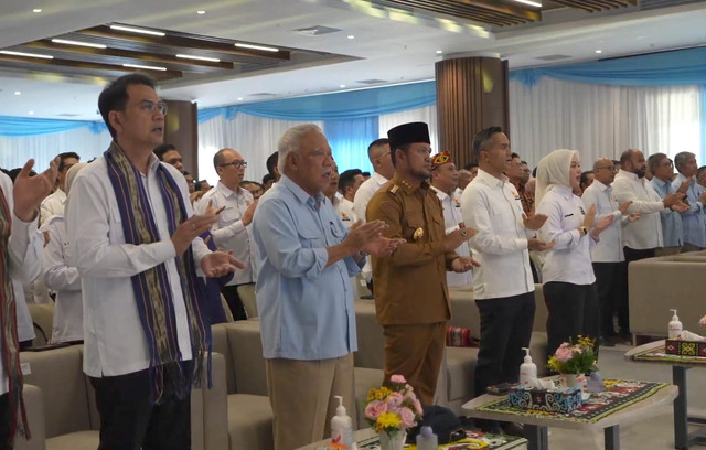 Gubernur Kaltim, Rudi Mas'ud, Kepala Otorita IKN, Basuki, Ketua umum Kadin Indonesia, Anindya Novyan Bakrie dan Ketua Umum Kadin Kaltim Putri Amanda Nur Ramadhani (kerudung krem). dok Istimewa