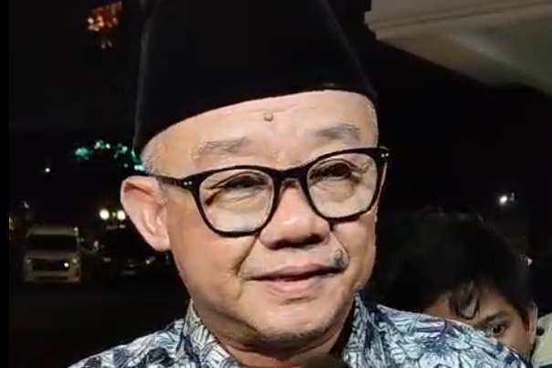 Mendikdasmen Abdul Mu'ti, mendatangi Kompleks Istana Kepresidenan Jakarta, Selasa (3/3/2026). Foto: Jonathan Devin/kumparan