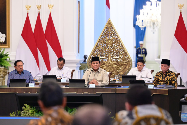 Presiden Prabowo Subianto mengundang presiden dan wakil presiden terdahulu serta sejumlah mantan Menlu di Istana Negara, Jakarta, Selasa (3/3/2026). Foto: Dok. Muchlis Jr - Biro Pers Sekretariat Presiden