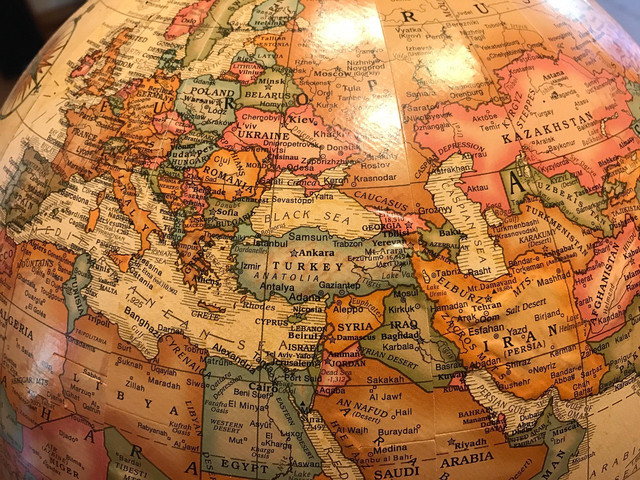 sumber : https://pixabay.com/id/photos/bola-dunia-dunia-eropa-turki-2234559/