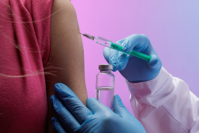 Ilustrasi - Vaksin Campak. Foto: sergey kolesnikov/Shutterstock