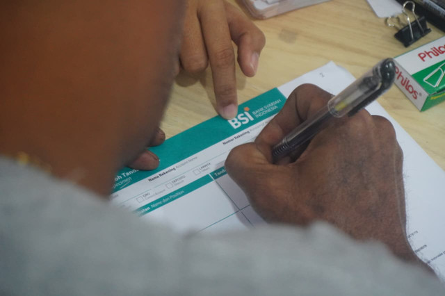 Kemensos melalui Sentra Darussa'adah Aceh menyalurkan bantuan nontunai bagi kelompok eks penyalahgunaan napza dan orang dengan HIV. Foto: Kemensos RI