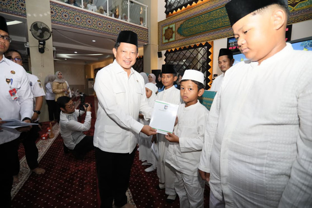 Menteri Dalam Negeri (Mendagri) Tito Karnavian saat menghadiri acara buka bersama dan ceramah agama di Masjid An-Nuur Kantor Pusat Kemendagri, Jakarta, Rabu (4/3/2026). Foto: Dok. Puspen Kemendagri