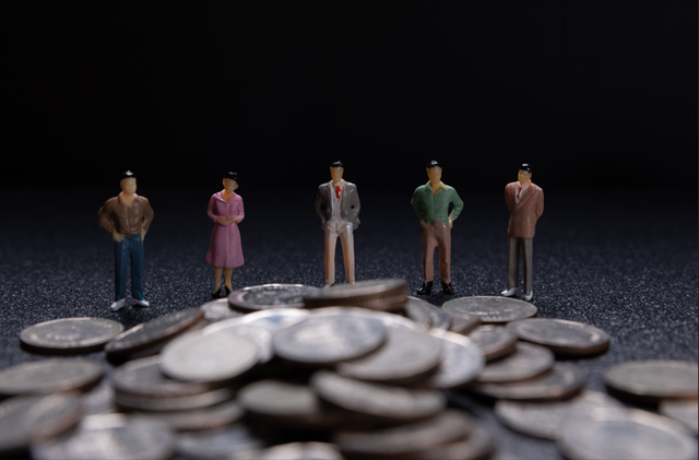 Ilustrasi penggambaran uang sebagai bonus Hari Raya yang diterimakan saat bulan Ramadan. Foto: Freepik